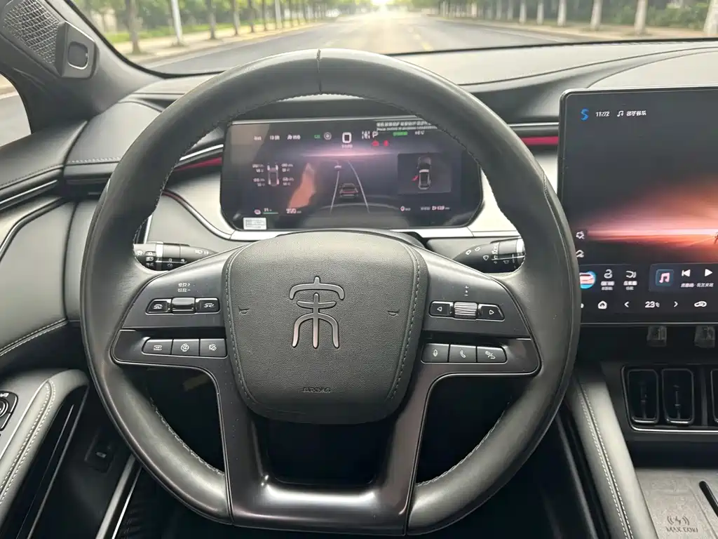 BYD L EV — миниатюра 11
