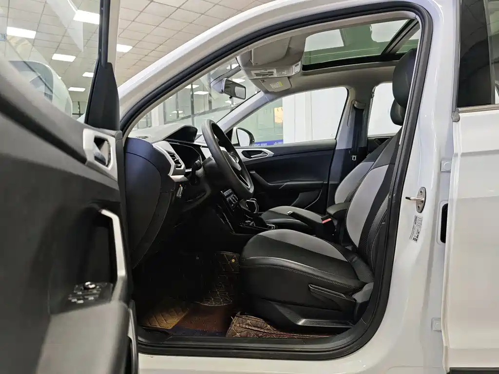 VOLKSWAGEN EXPLORING THE SHADOW