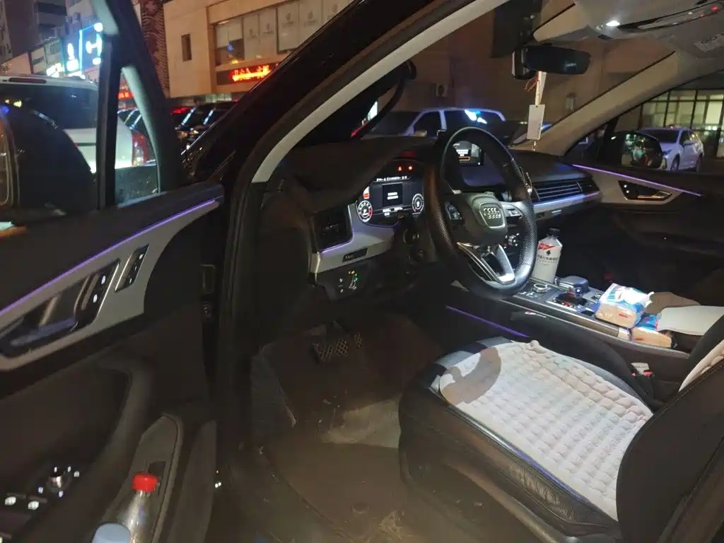 Audi Q7 — миниатюра 12