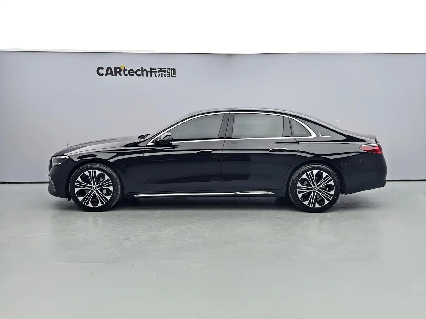 Mercedes-Benz E-Class 2025 Черный из Китая, фото 2