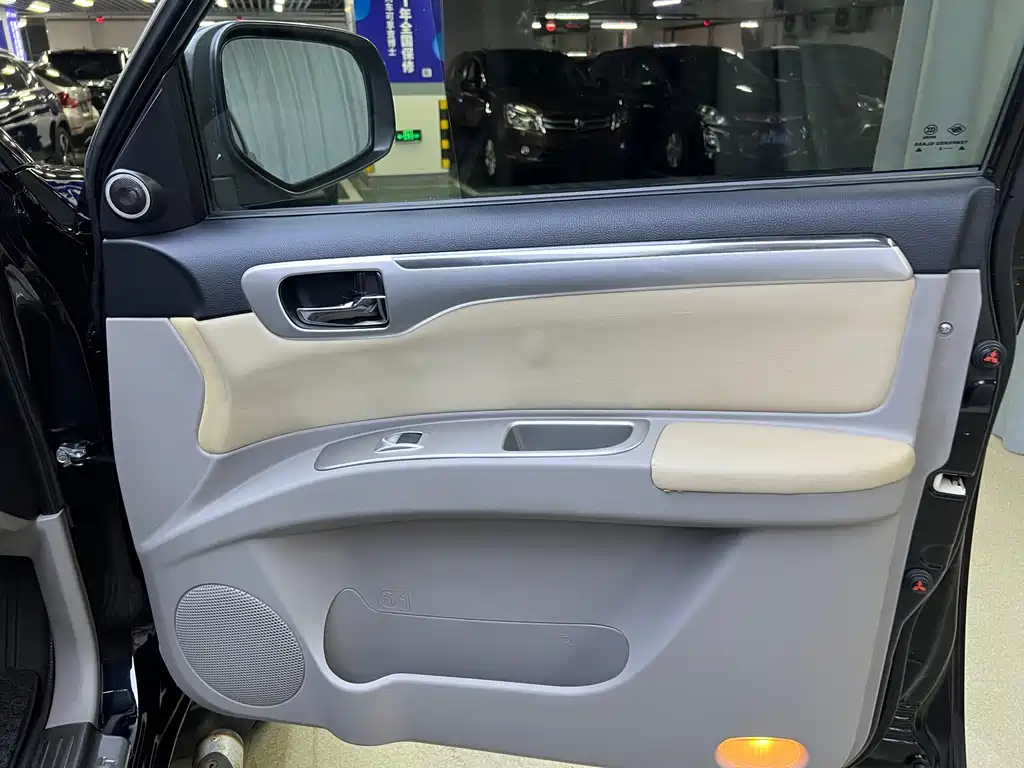Mitsubishi Pajero Sport — миниатюра 12
