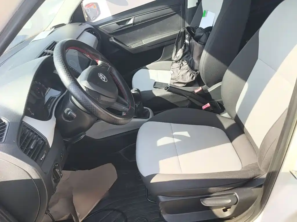 Skoda Fabia — миниатюра 15