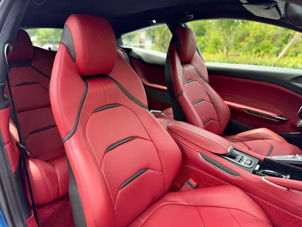 Ferrari GTC4Lusso — миниатюра 19