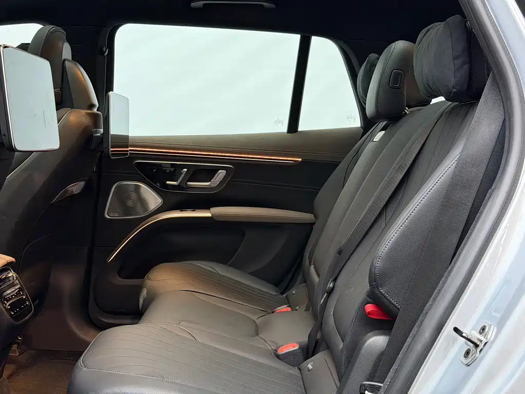 MERCEDES-BENZ EQS SUV