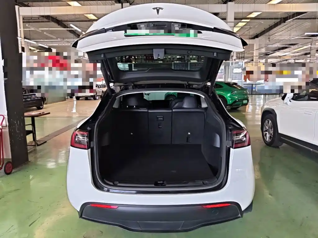 Tesla Model Y 2022 — фото 19