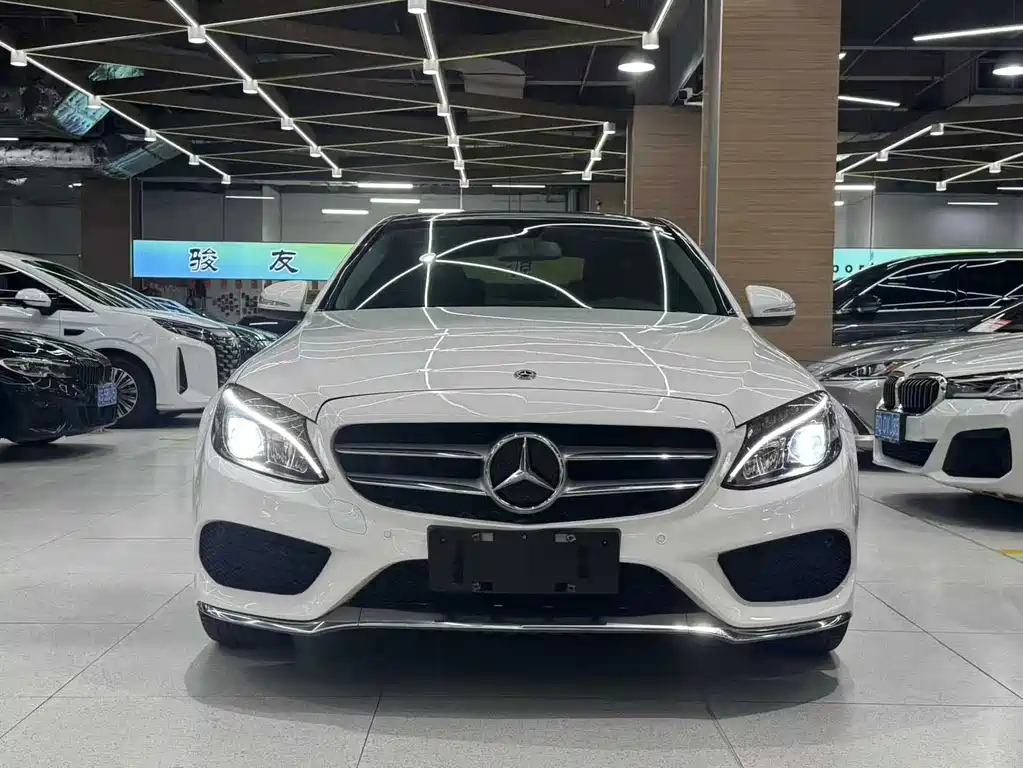 Mercedes-Benz C-Class — миниатюра 2