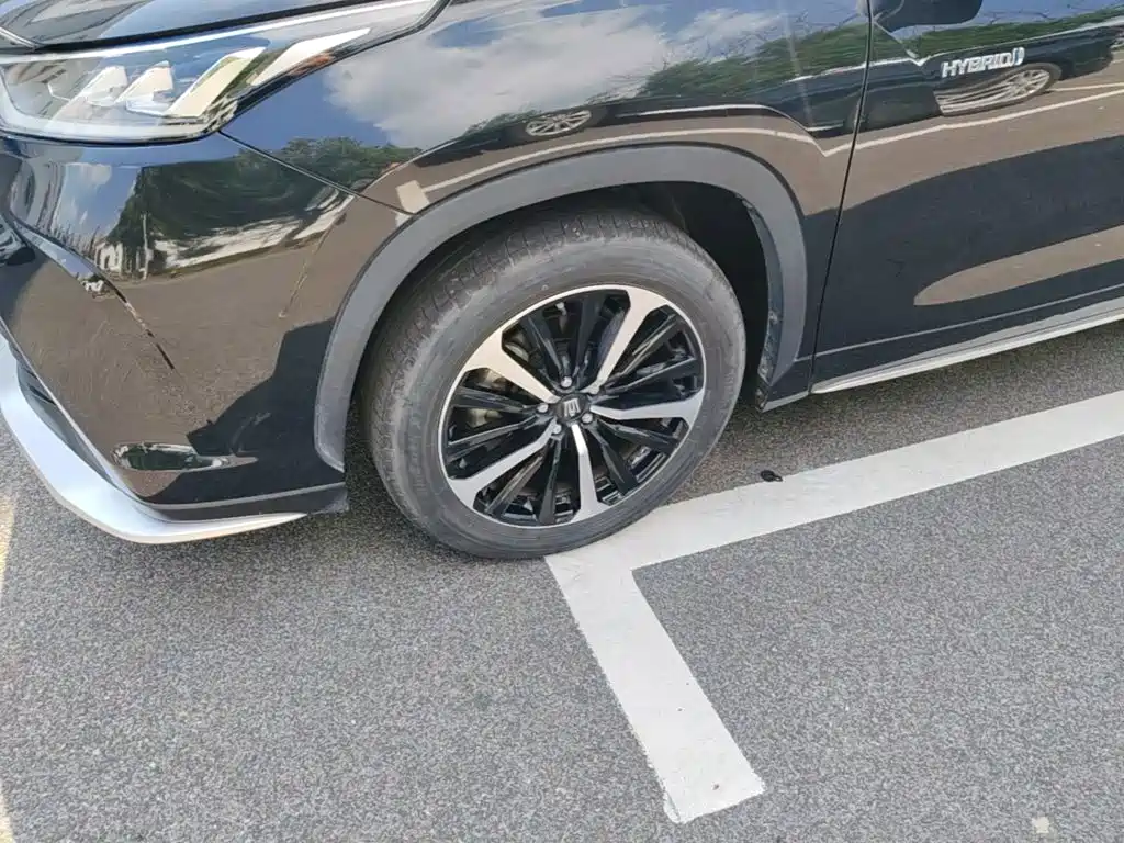 Toyota Crown Kluger — миниатюра 23