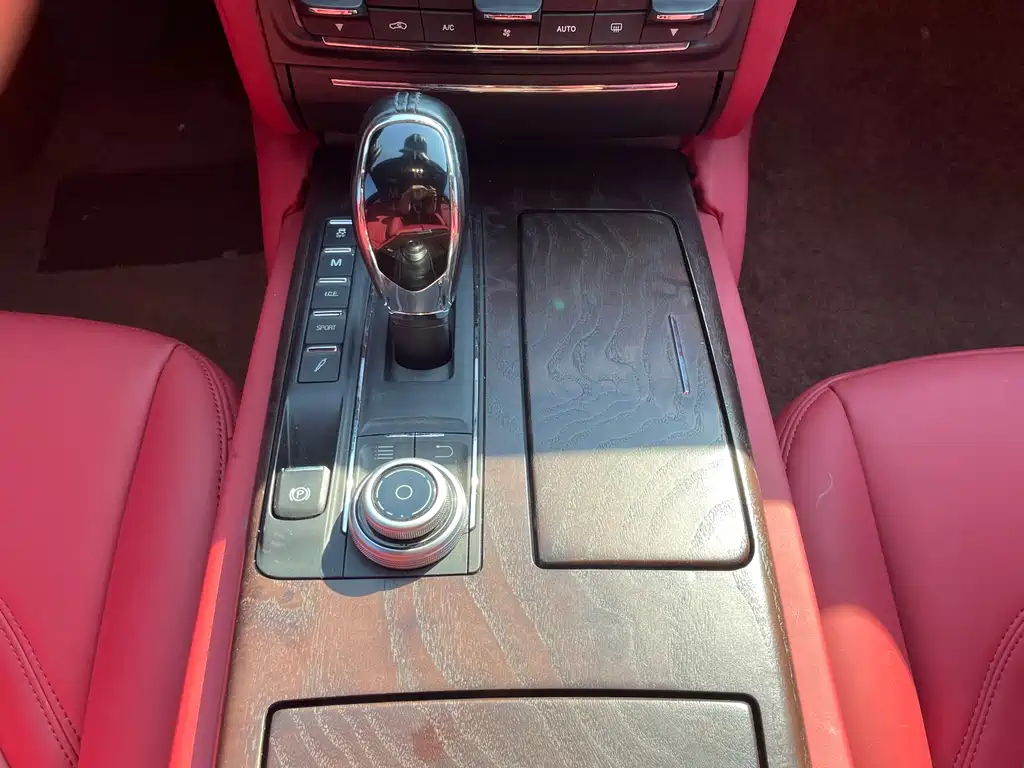 Maserati Quattroporte — миниатюра 15