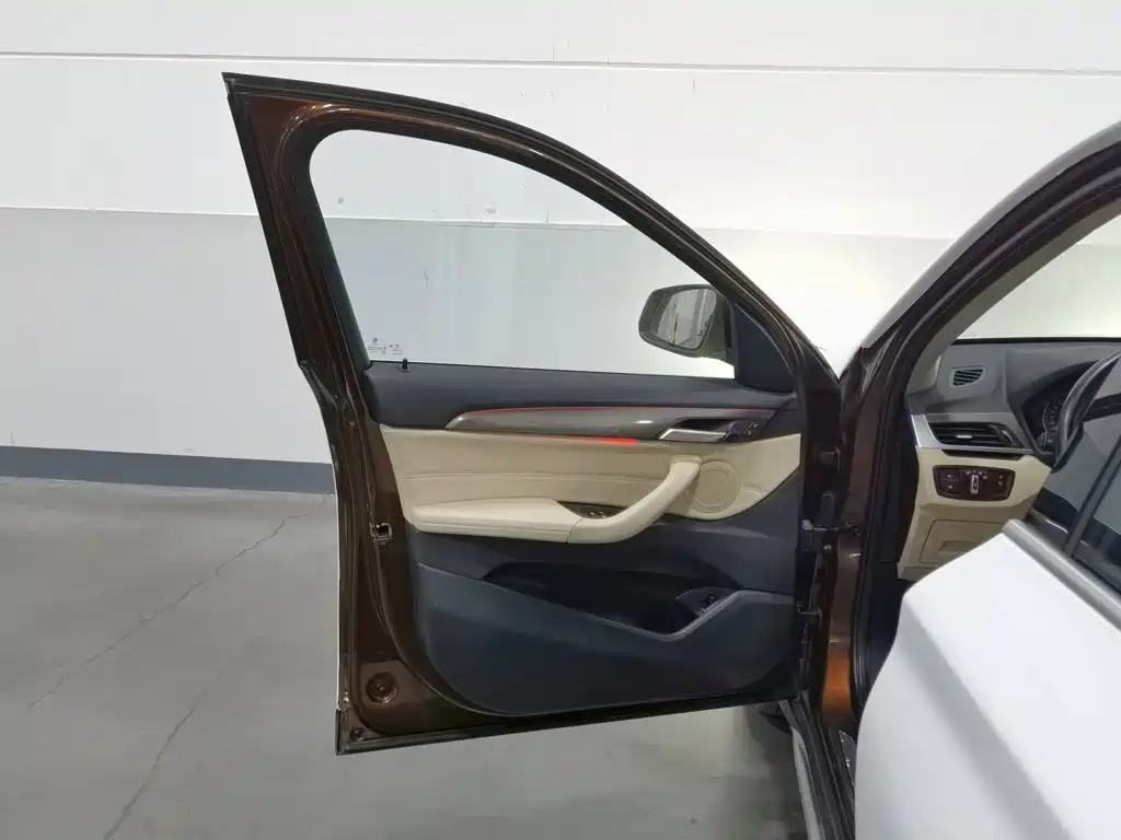 BMW X1 — миниатюра 8