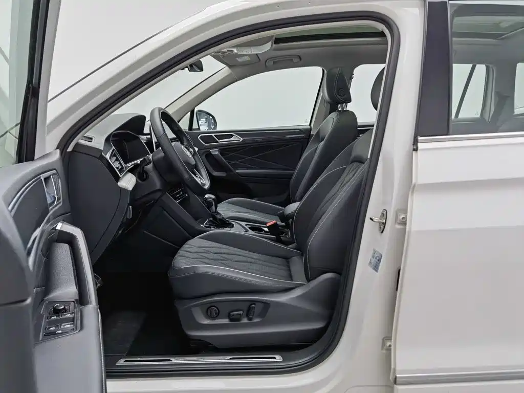 Volkswagen Tiguan L — миниатюра 10