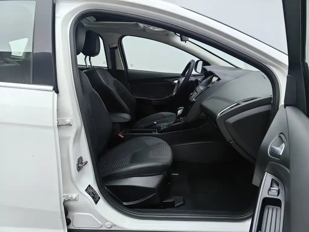 Ford Focus — миниатюра 23