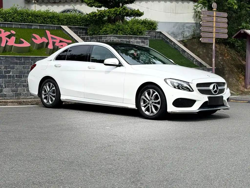 Mercedes-Benz C-Class — миниатюра 3