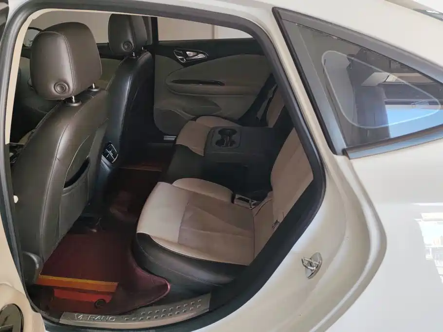 Buick Verano — миниатюра 11
