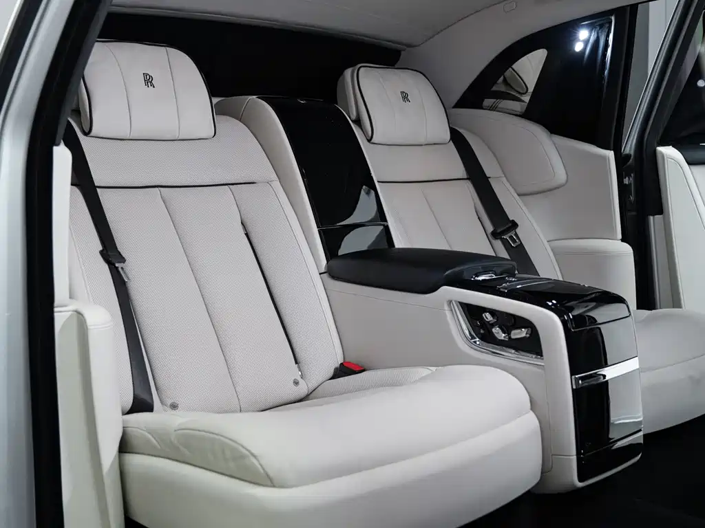 Rolls-Royce Phantom — миниатюра 22