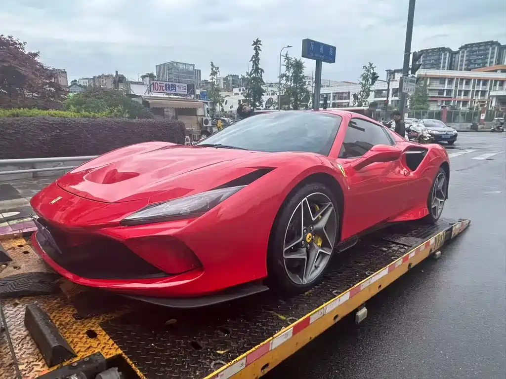 Ferrari F8 2021