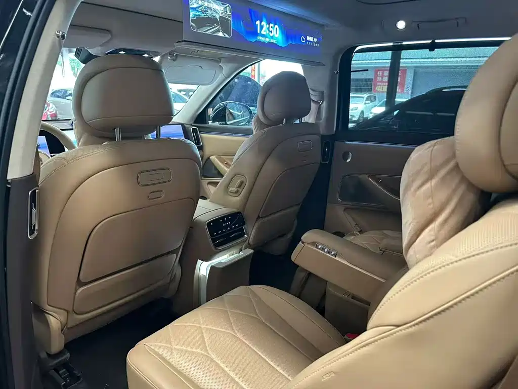 Aito M8 2025 Ultra 53.4kWh 6 мест (192 )