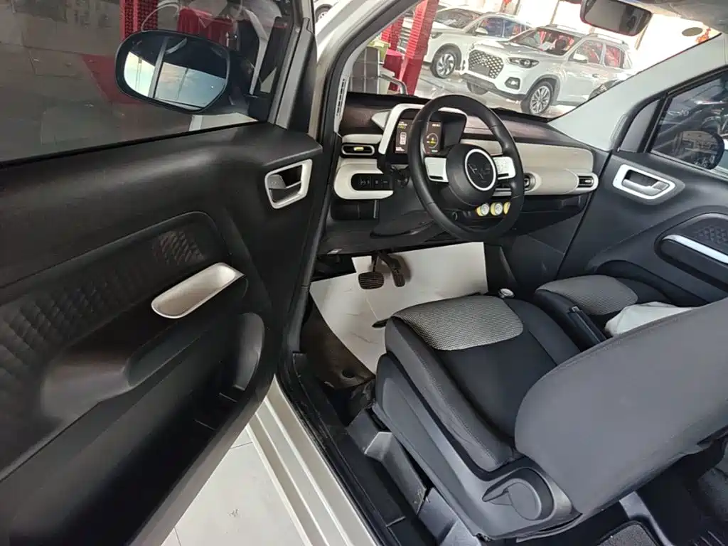 Wuling MINIEV — миниатюра 16