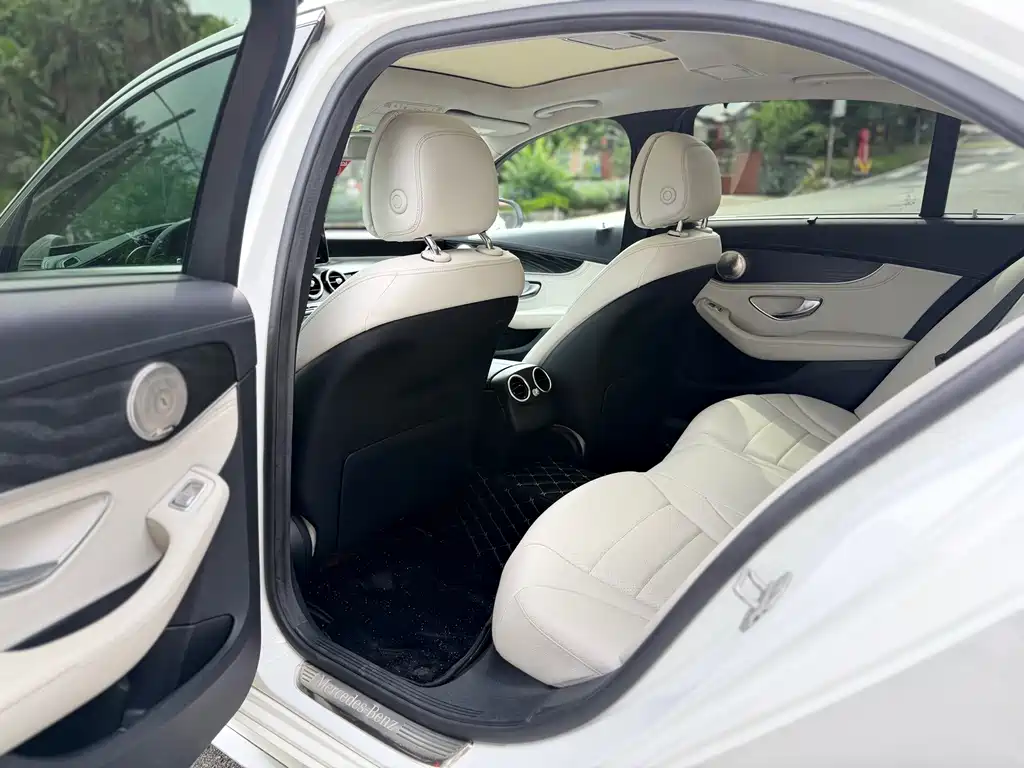 Mercedes-Benz C-Class — миниатюра 5