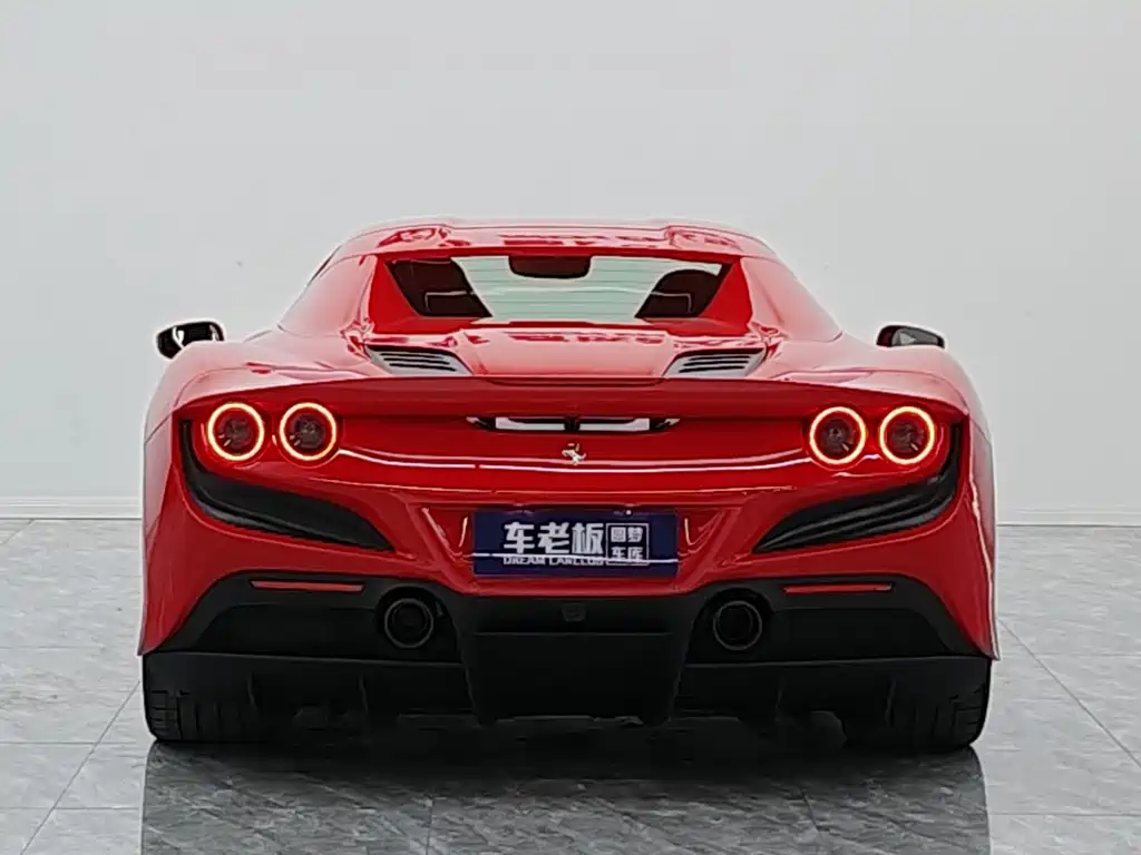 Ferrari F8 — миниатюра 5