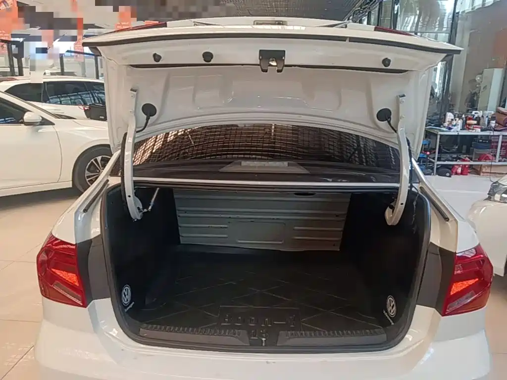 Volkswagen Jetta — миниатюра 19