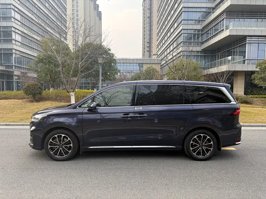 ROEWE IMAX8