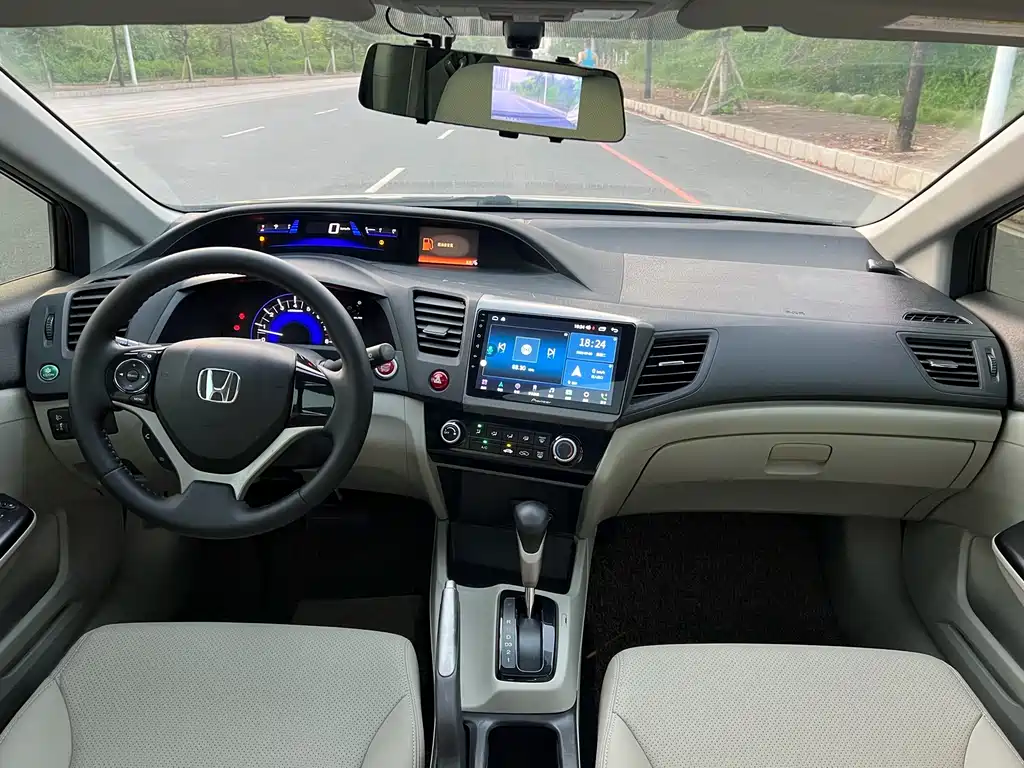 Honda Civic — миниатюра 12