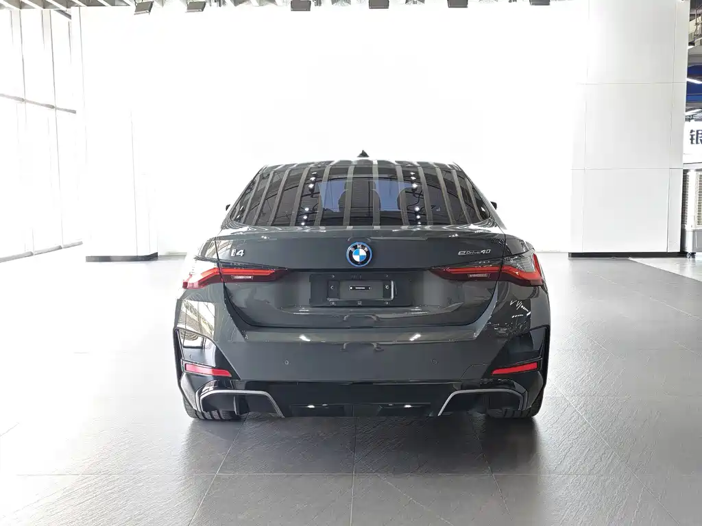BMW i4 — миниатюра 12