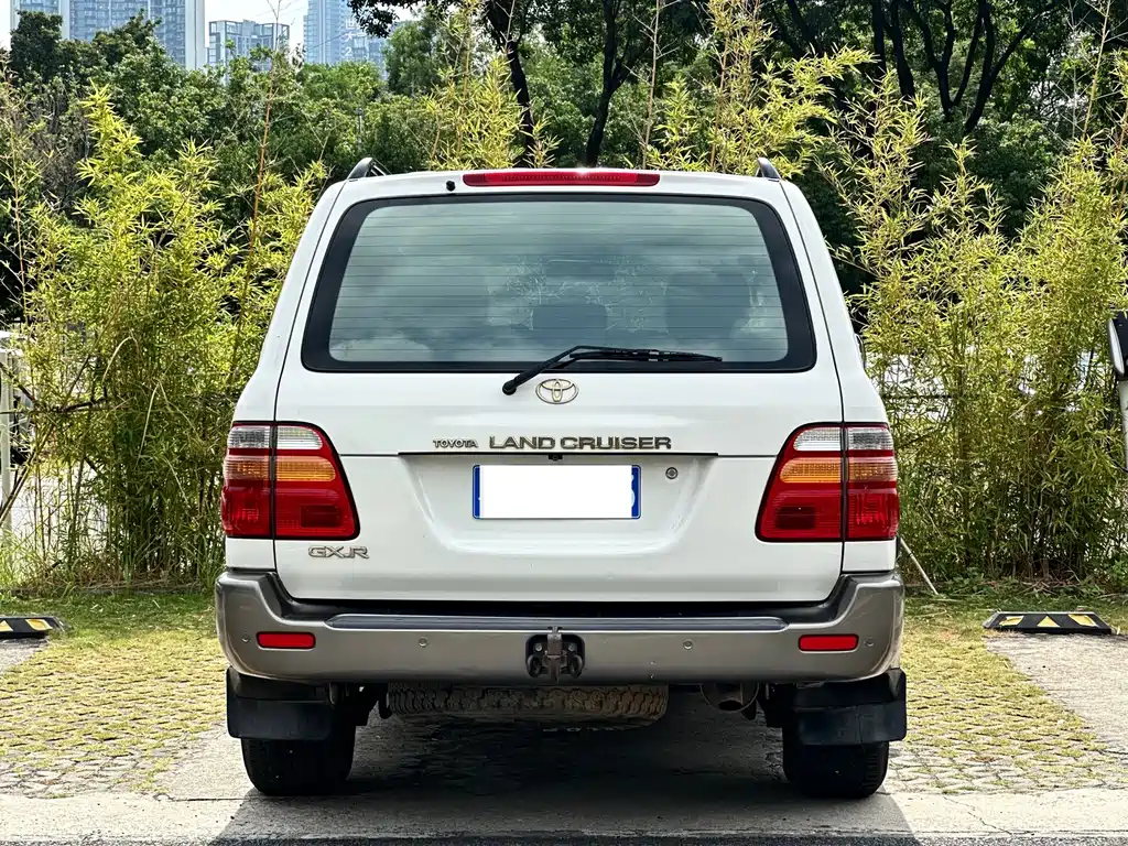 Toyota Land Cruiser LC100 2003 4.5L MT