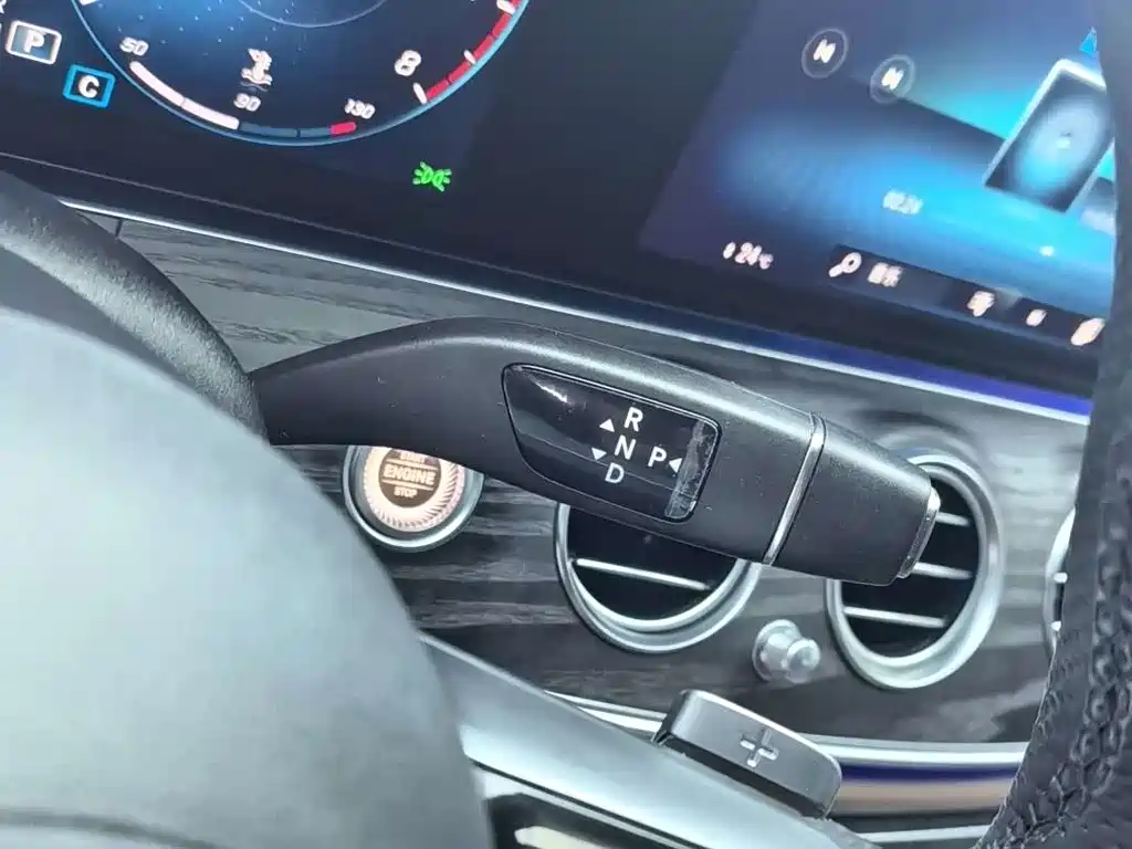 Mercedes-Benz E-Class — миниатюра 10