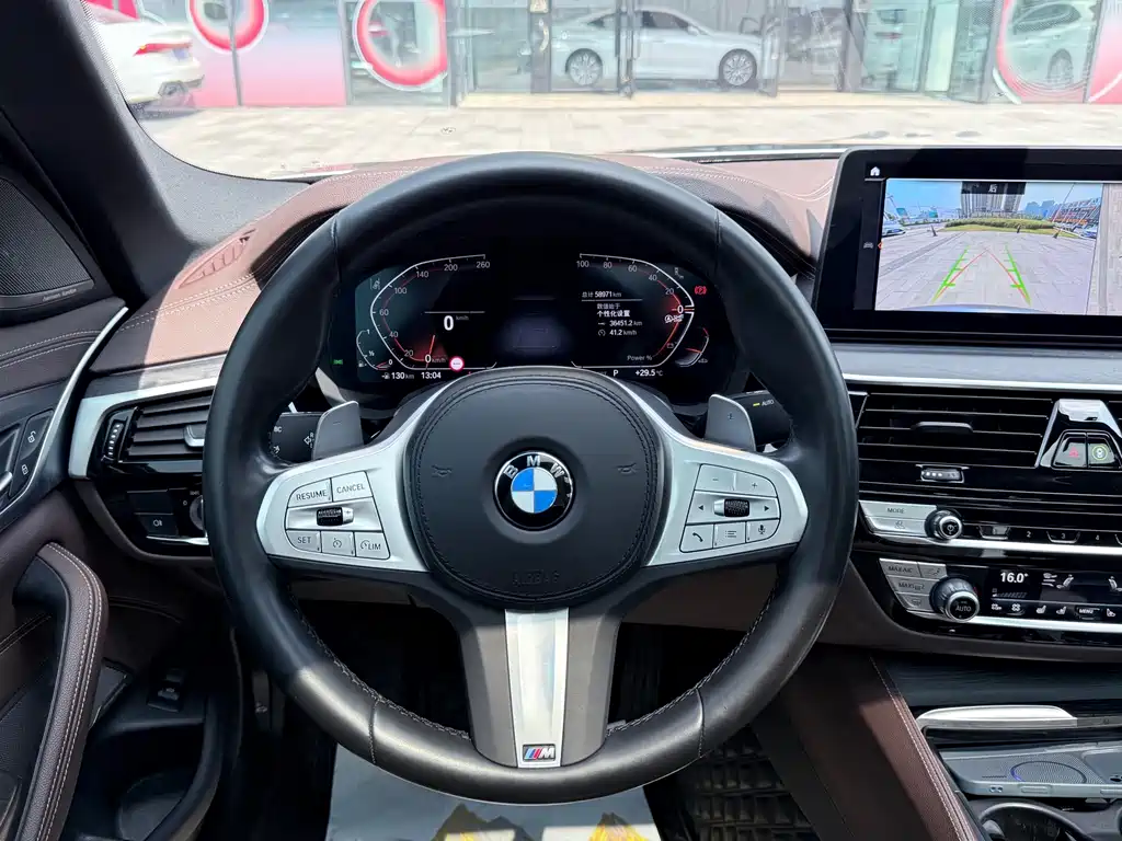 BMW 5 Series — миниатюра 16