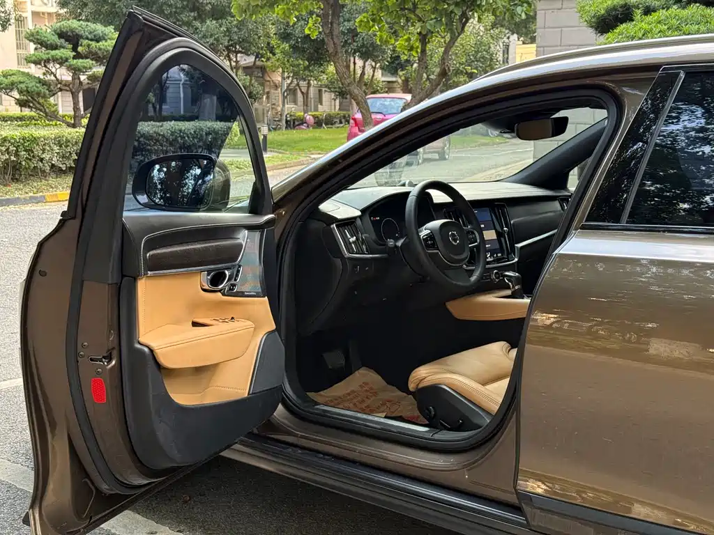 Volvo V90 — миниатюра 12