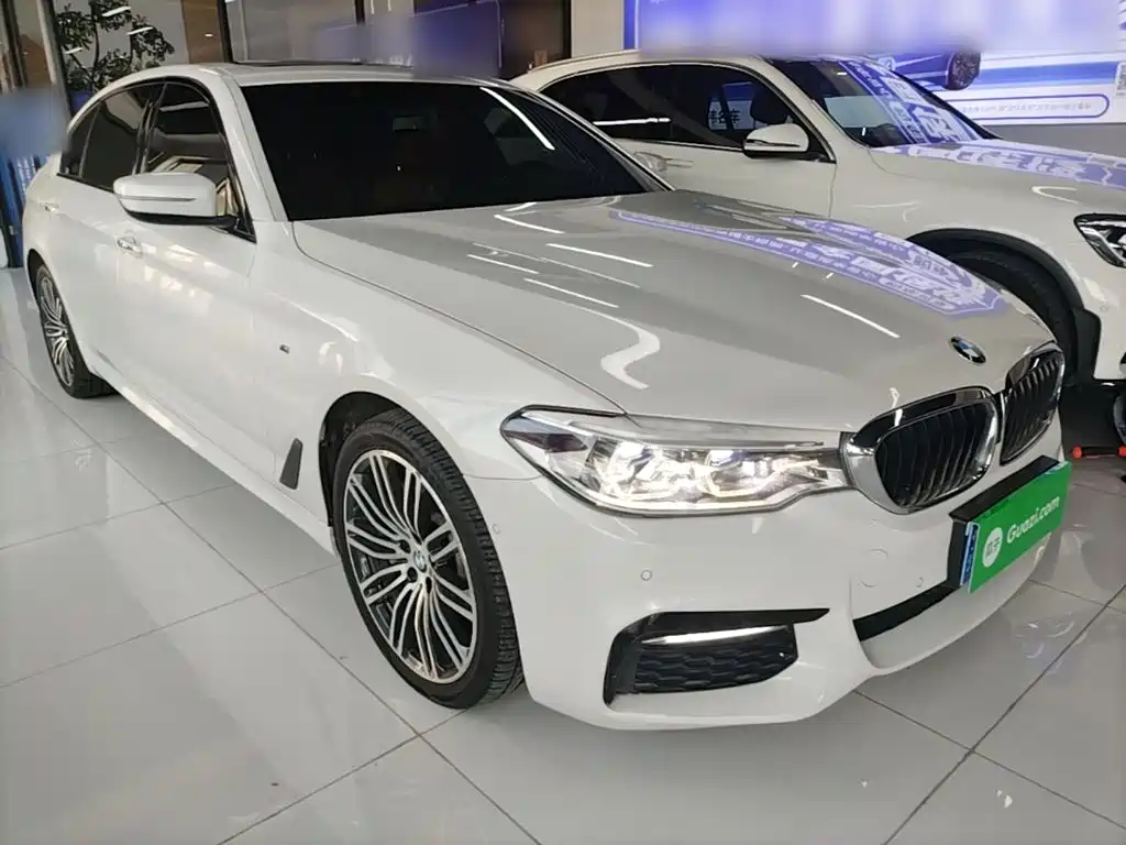 BMW 5 Series — миниатюра 4