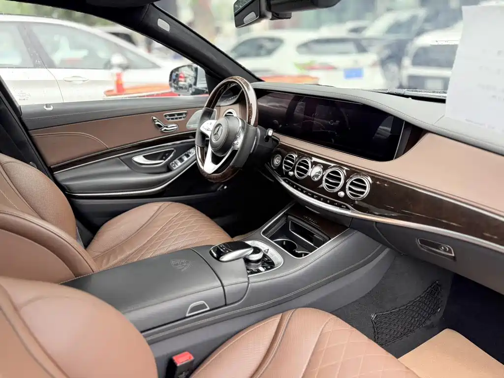 Mercedes-Benz Maybach S-Class S 560 4MATIC, фото 17