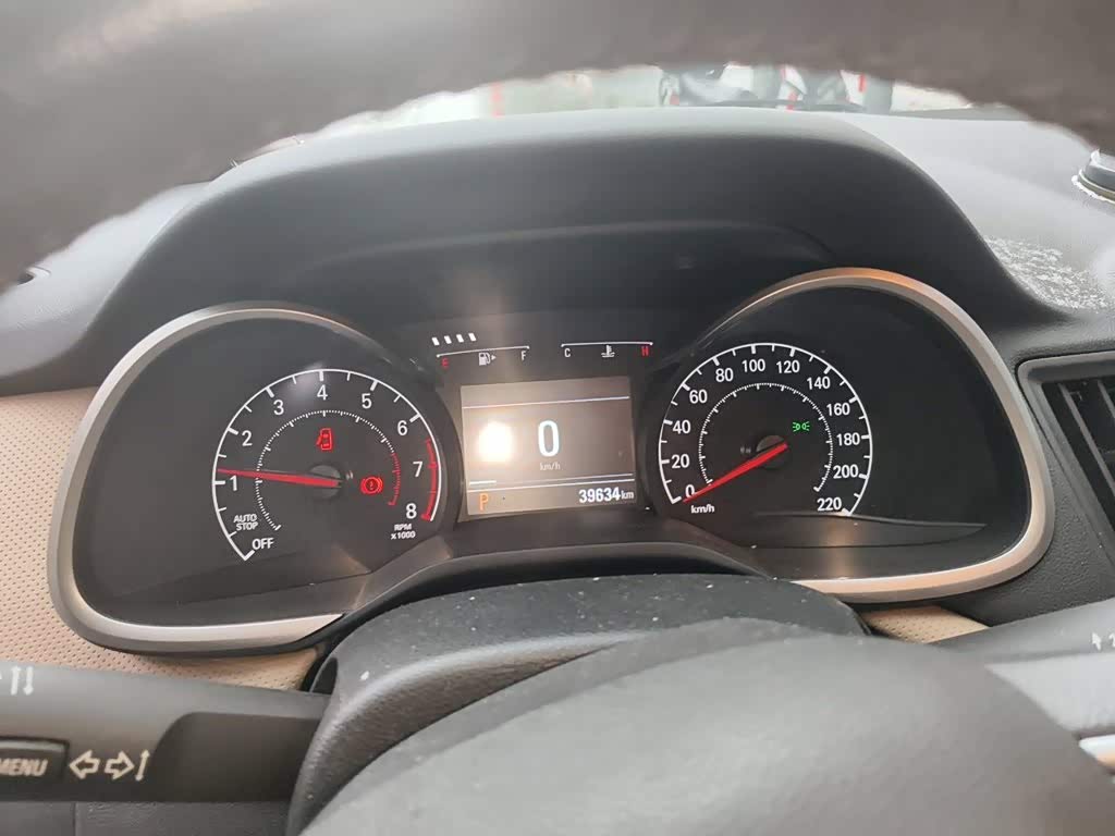 Chevrolet Monza 1.5 л 2022 г. Серебристо-серый, пробег 39600 км