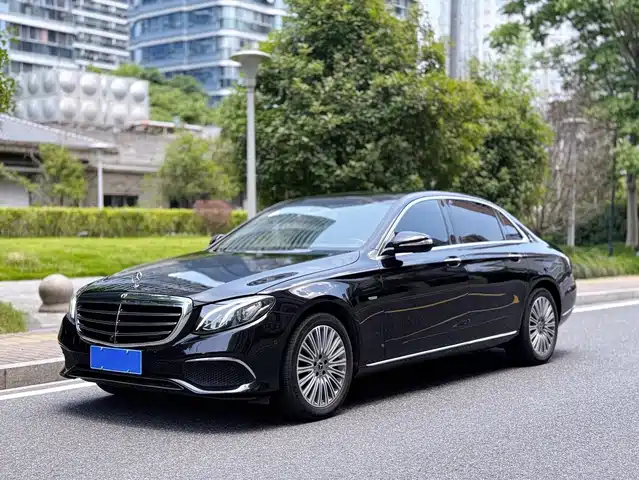 MERCEDES BENZ E CLASS