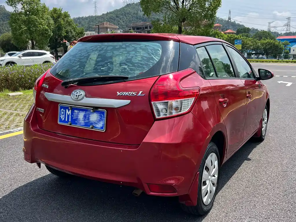 Toyota Yaris L — миниатюра 5