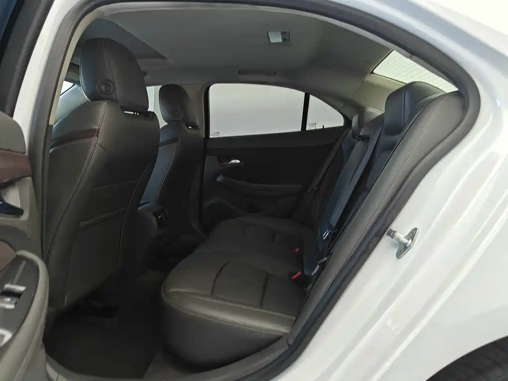 Chevrolet Malibu — миниатюра 11
