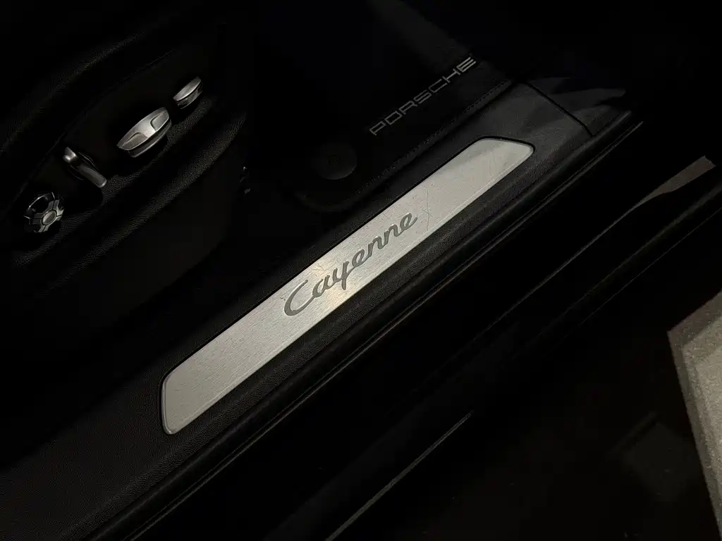 Porsche Cayenne — миниатюра 20
