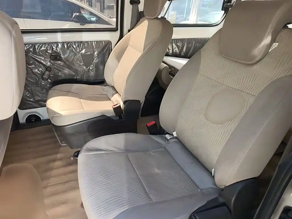 Wuling Rongguang V — миниатюра 17