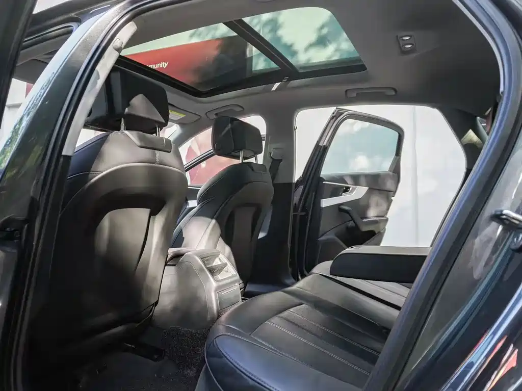 Audi A4L — миниатюра 11