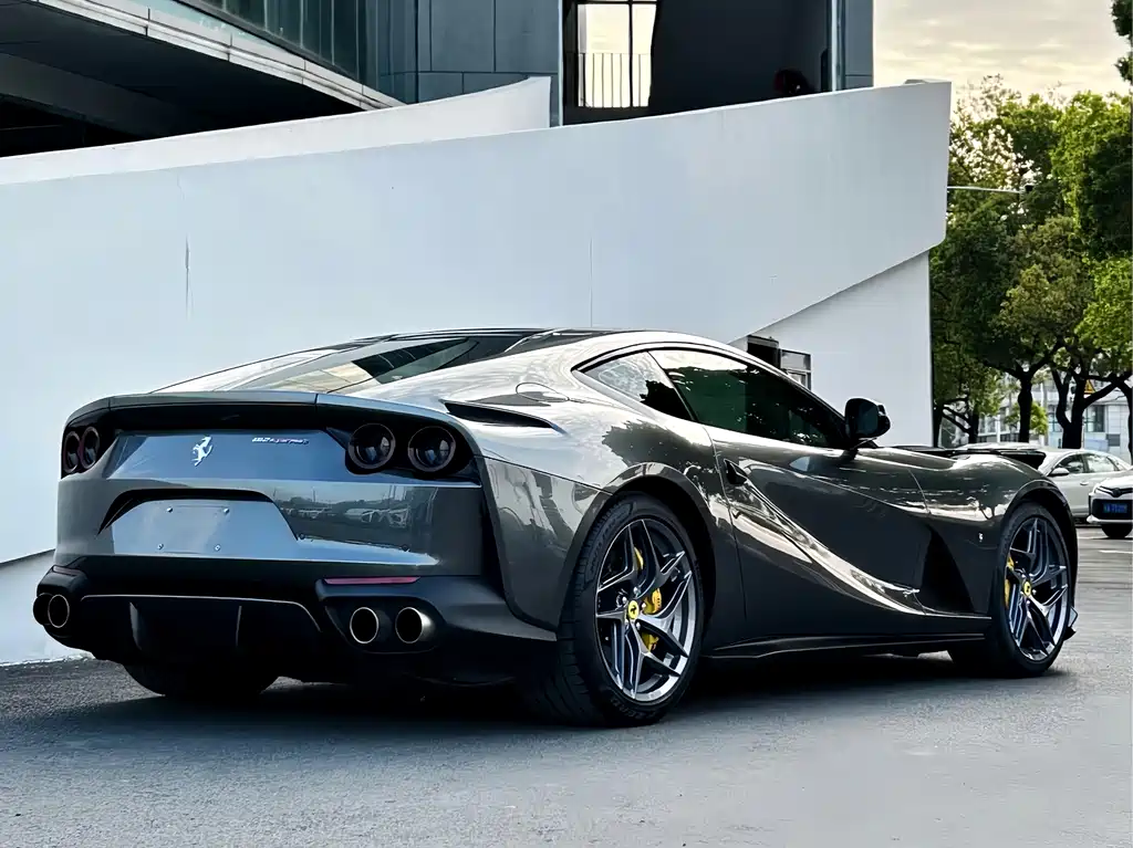 Ferrari 812 — миниатюра 5
