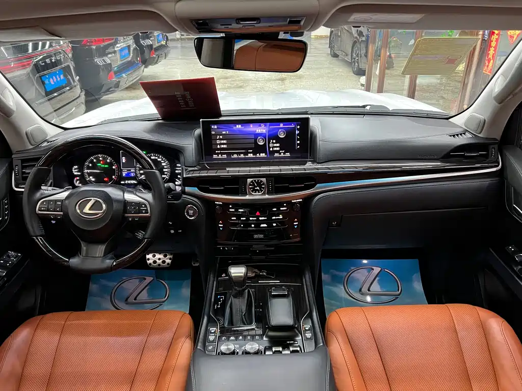 Lexus LX 2017 570