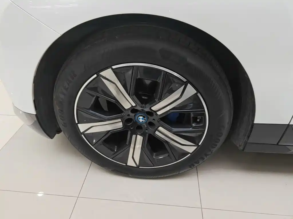 BMW iX — миниатюра 23