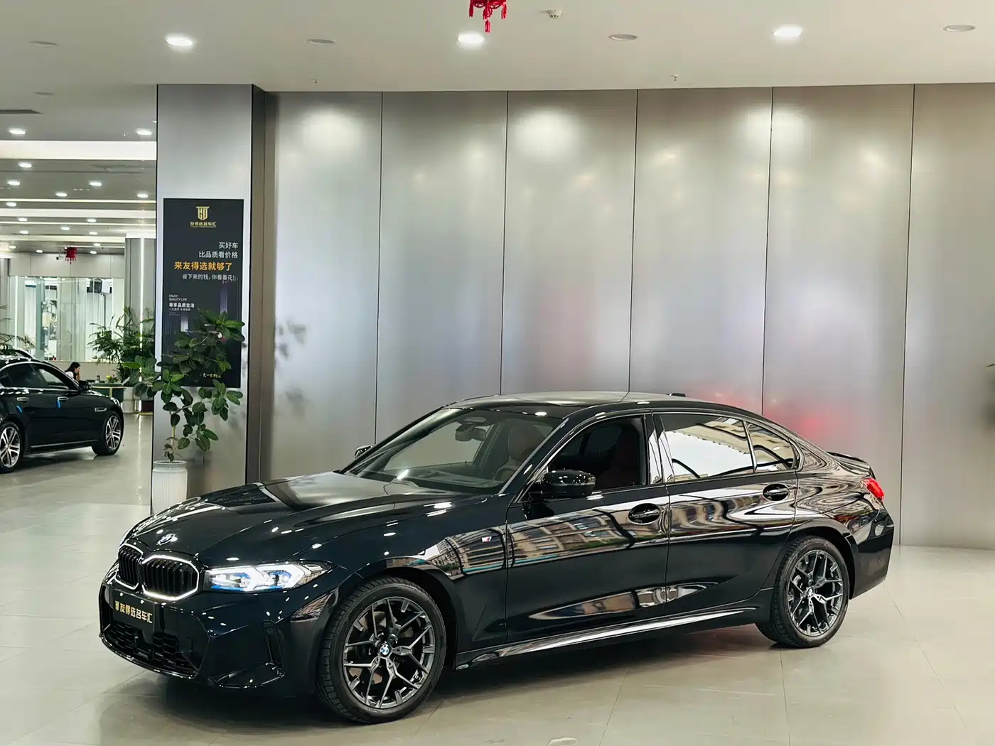 宝马3系 2025款 330Li 尊享型 M运动曜夜套装 2025