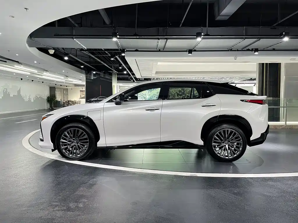 Lexus RZ — миниатюра 7