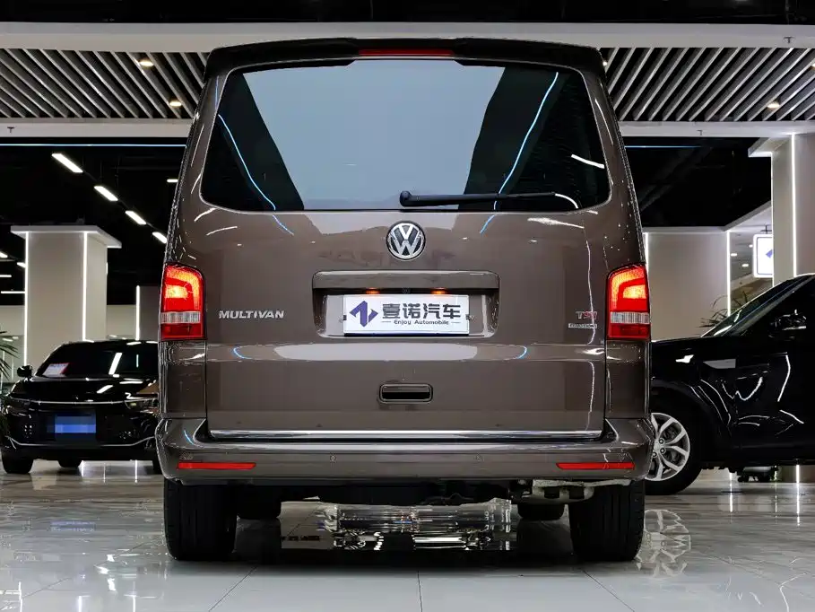 Volkswagen Multivan — миниатюра 7
