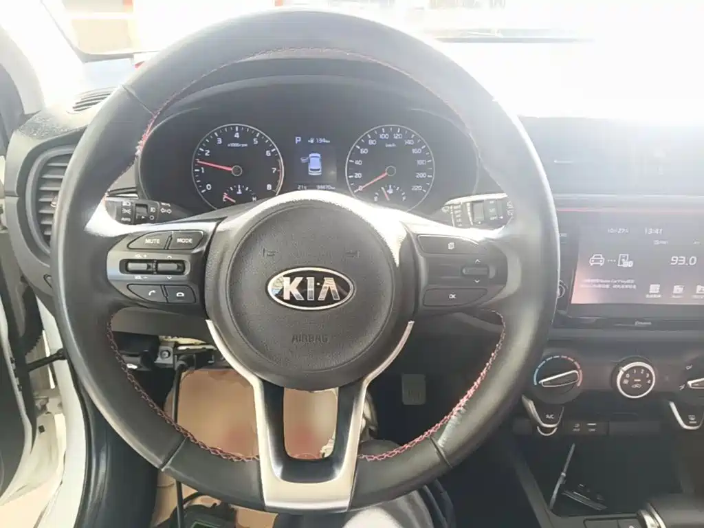 Kia KX Cross — миниатюра 11