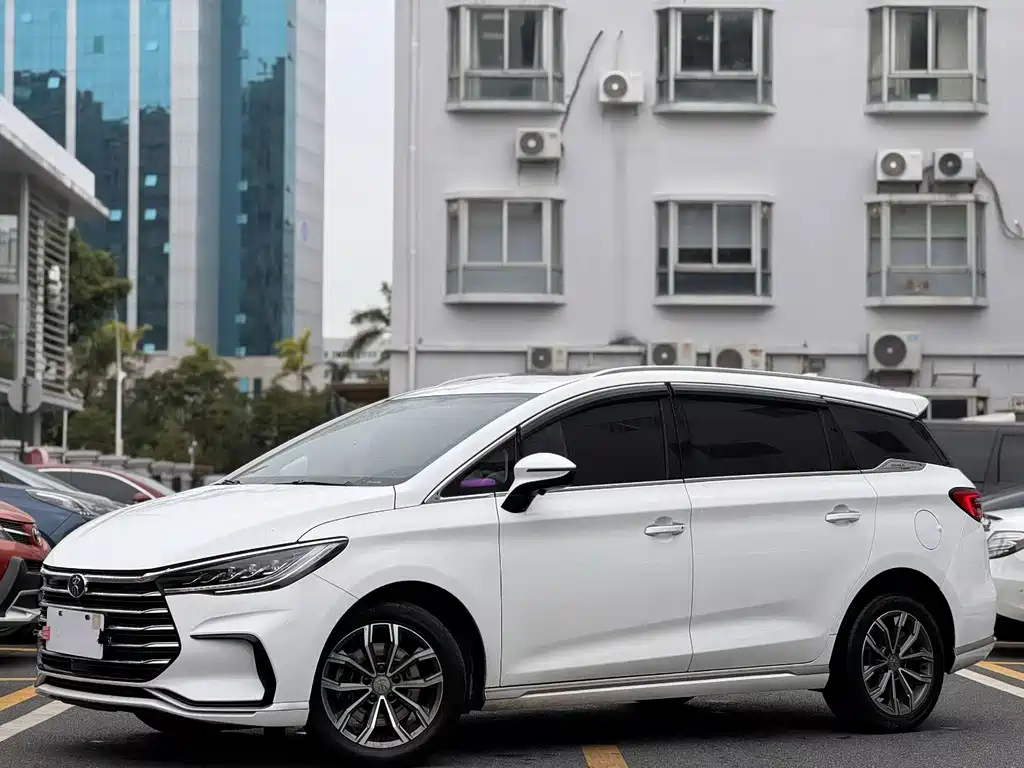 BYD SONG MAX