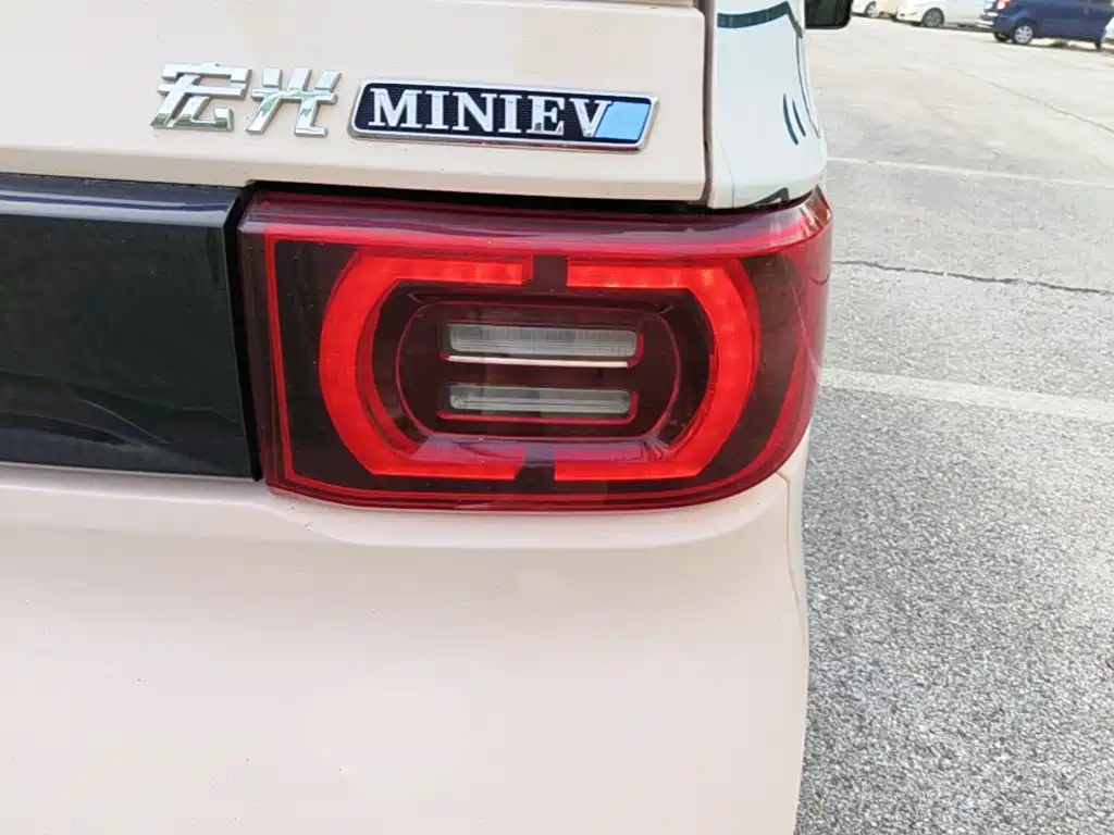 Wuling MINIEV — миниатюра 8