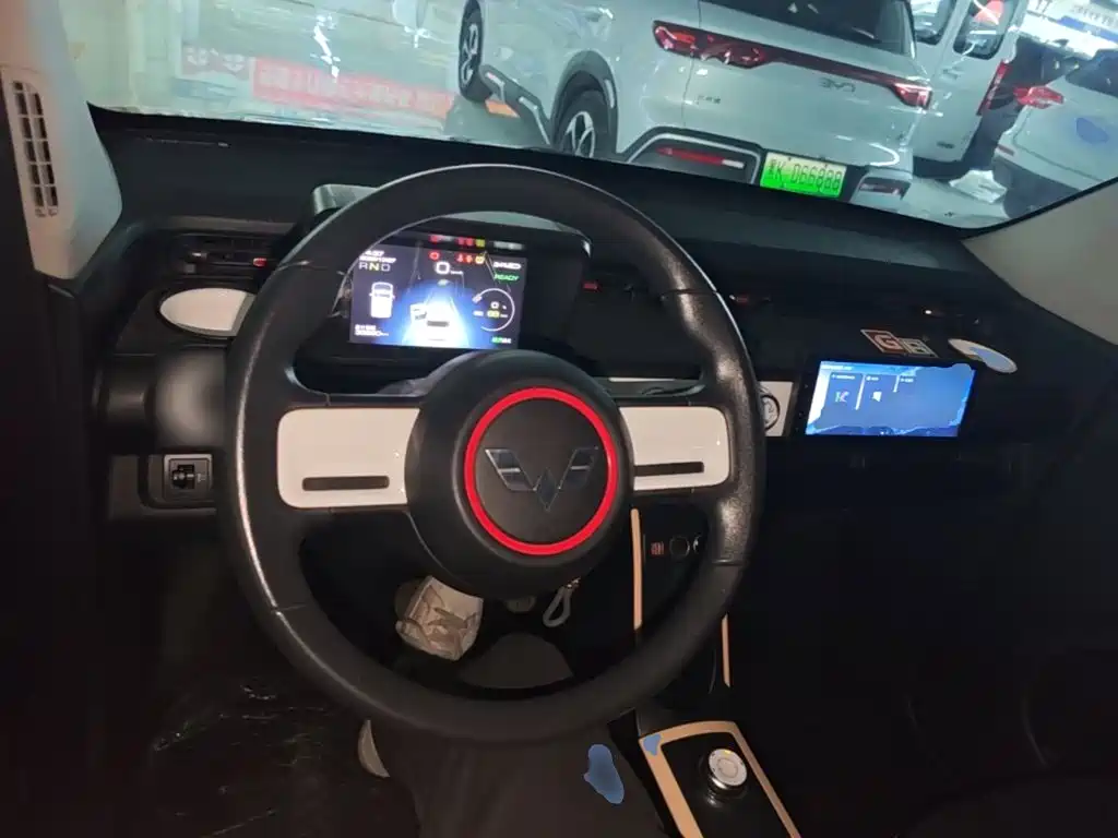 Wuling MINIEV — миниатюра 10